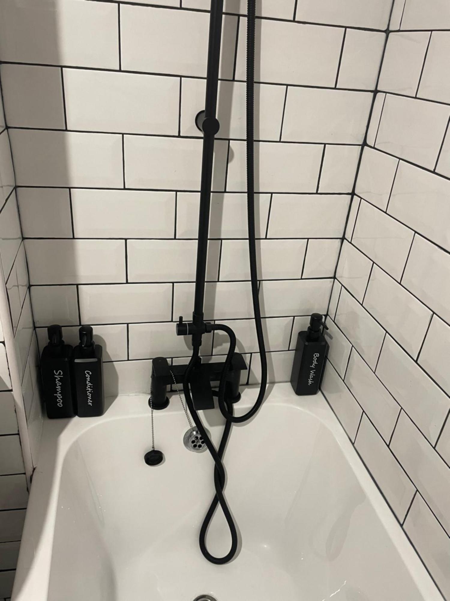 Cosy Home From Home With Private Bathroom - Free Parking Cardiff Zewnętrze zdjęcie