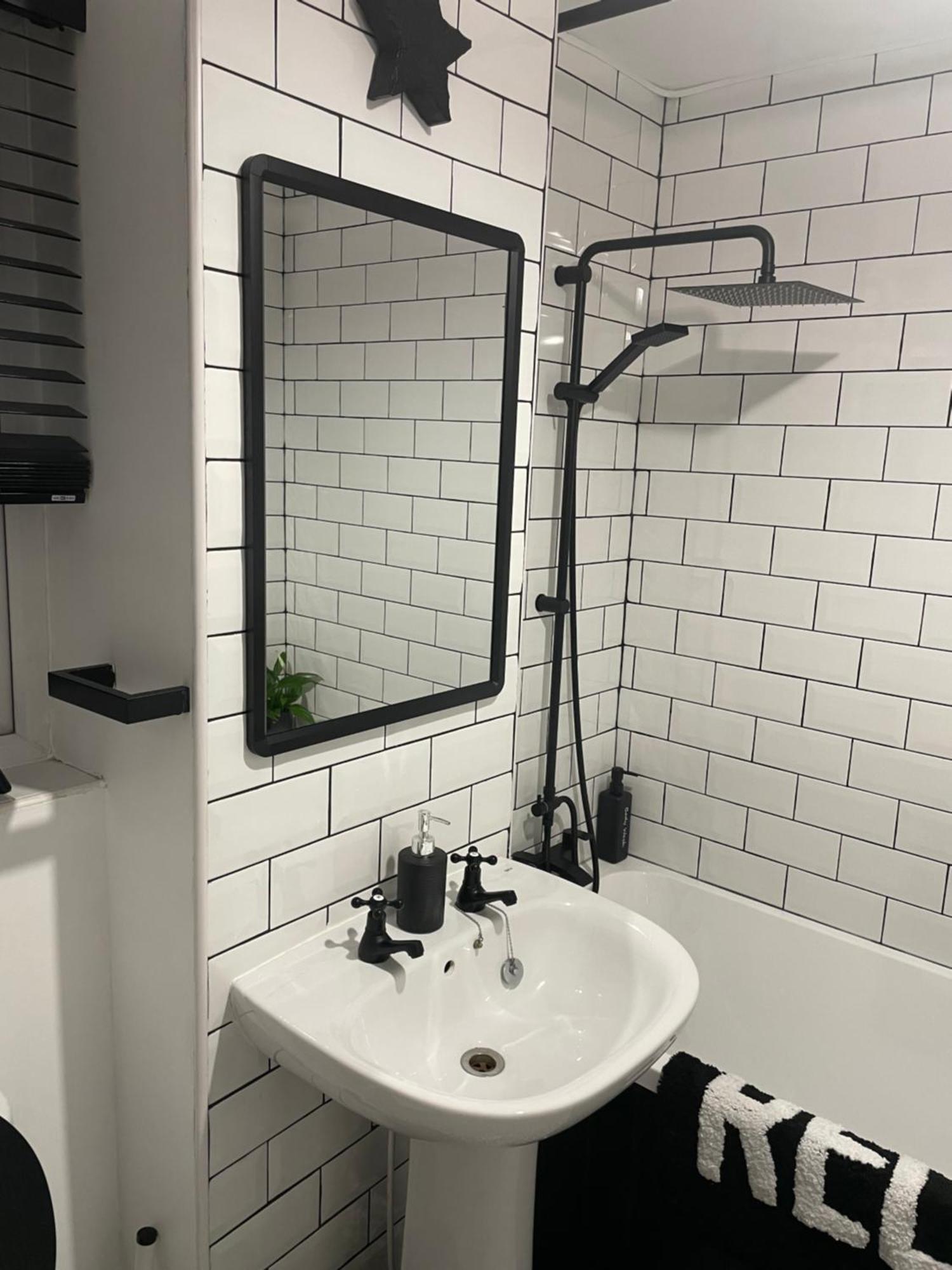 Cosy Home From Home With Private Bathroom - Free Parking Cardiff Zewnętrze zdjęcie
